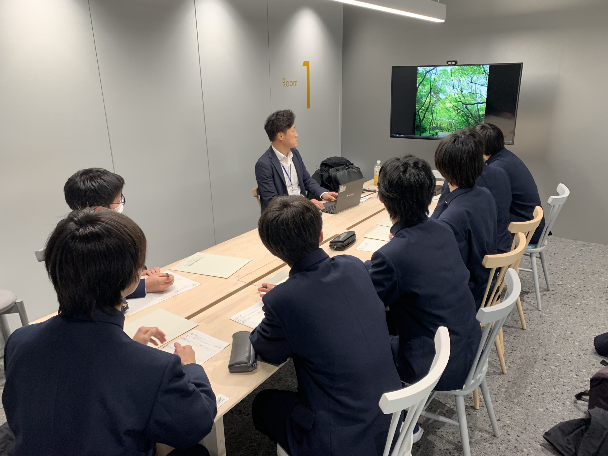 愛知県立日進西高等学校職場訪問学習を実施しました